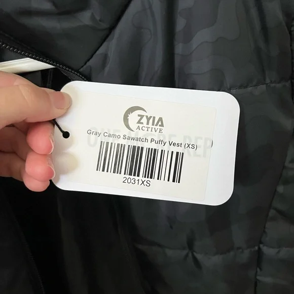 Zyia Gray Camo Sawatch Puffy Vest - Picture 3 of 3